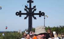 Krzyż u wejścia na cypel w Rewie