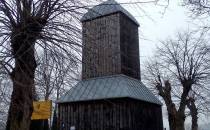 Drewniana brama-dzwonnica z 1792 r.