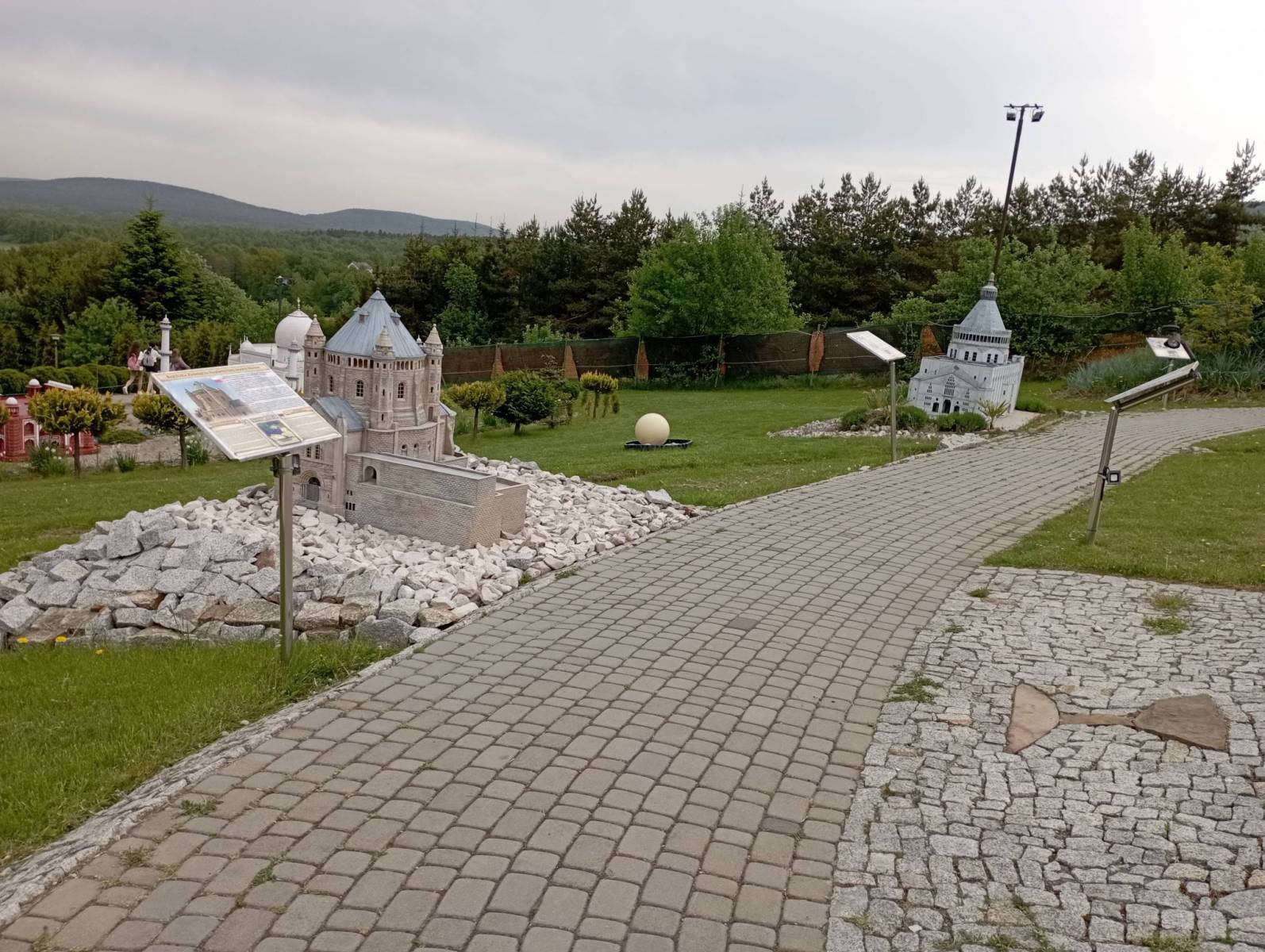 Zdjęcie 4