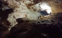Wewnątrz jaskini