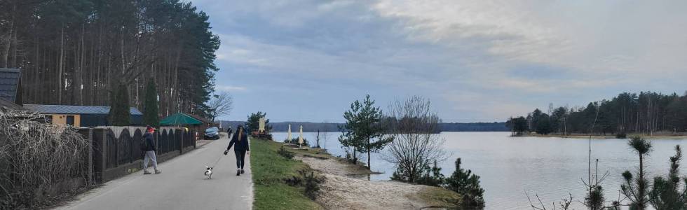 Odkryj jezioro Chechło i okoliczne lasy - piesza wycieczka pętla 13 km, 3h.