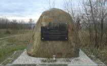 Obelisk upamiętniający ofiary katastrofy lotniczej pod Smoleńskiem