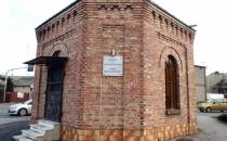 Zawiercie - Kromołów - kapliczka Jana Nepomucena nad głównym źródłem Warty