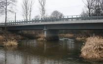 Most drogowy na trasie z Widawy do Zduńskiej Woli.