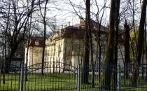 Izbicko - park z pałacem