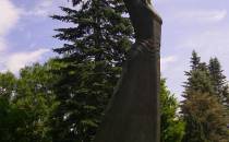 pomnik Matce Polce w hołdzie