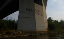 Most w Wyszogrodzie z kreską dokąd sięgała woda w 2010