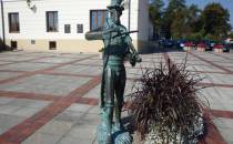 Szczebrzeszyn - pomnik chrząszcza na Rynku