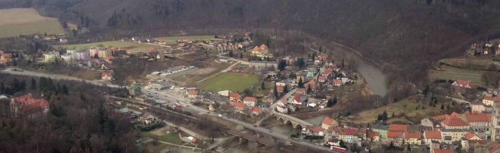 Przełęcz Łaszczowa - skalny obryw nad Bardem