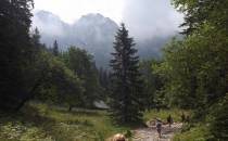 Wejđcie na Polan Strzsk, w chmurach Giewont