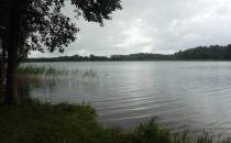 Jezioro Szteklin, nieopodal kąpielisko i pole namiotowe