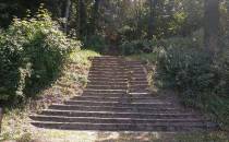 35 schodów do nieistniejącej Wieży Baresela