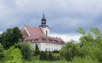 Sanktuarium Matki Bożej Szkaplerznej w Zamartem