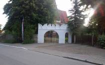brama wejściowa kościoła Małkowiece