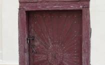 Stare drzwi do dzwonnicy