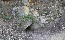 Jaskinia mała