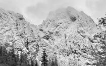 Widok na Giewont spod schroniska w Strążyskiej