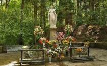 Leśne Sanktuarium Matki Bożej Królowej Krynickich Zdrojów.