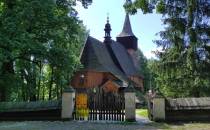 Zabytkowy, drewniany kościół w Osieku.
