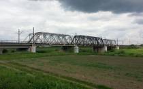 Most kolejowy nad kanałem ULGA
