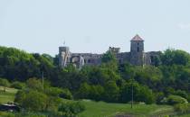 widok na zamek Tenczyn