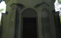 Kaplica grobowa baronów Zobel z XIX w.