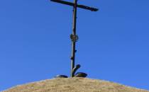 Krzyż na kopcu