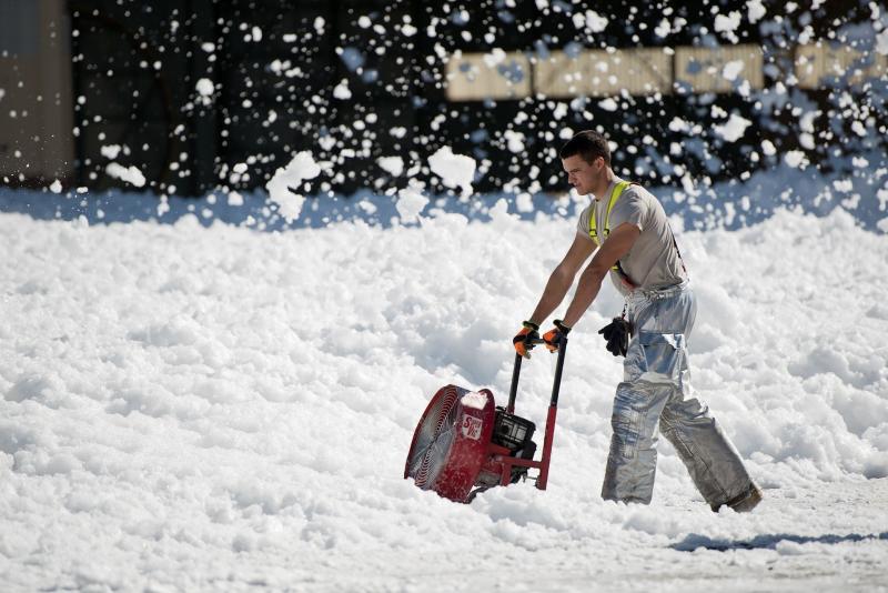 snow-thrower-9511491920.jpg