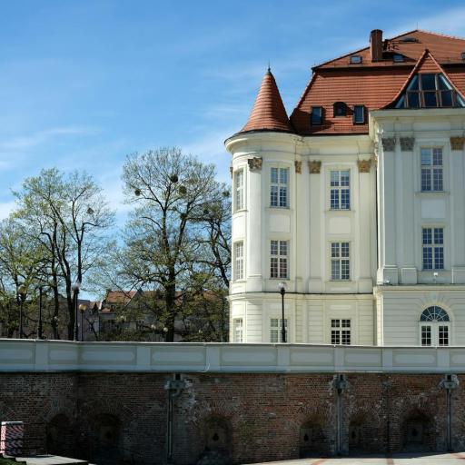 Zamek, pałac czy nowoczesny resort - jak zmieniają się standardy wypoczynku?