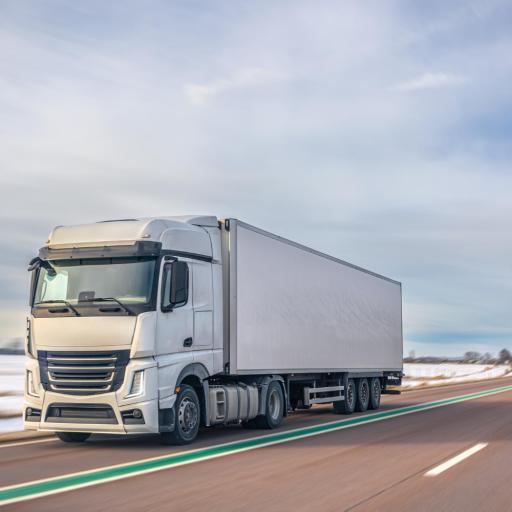 Przewóz kontenerów transportem drogowym – co trzeba uwzględnić?